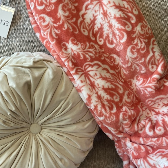 NEW! Shabby Chic Creamy White Pink Toile Paisley Tassel THROW Blanket - Picture 5 of 7